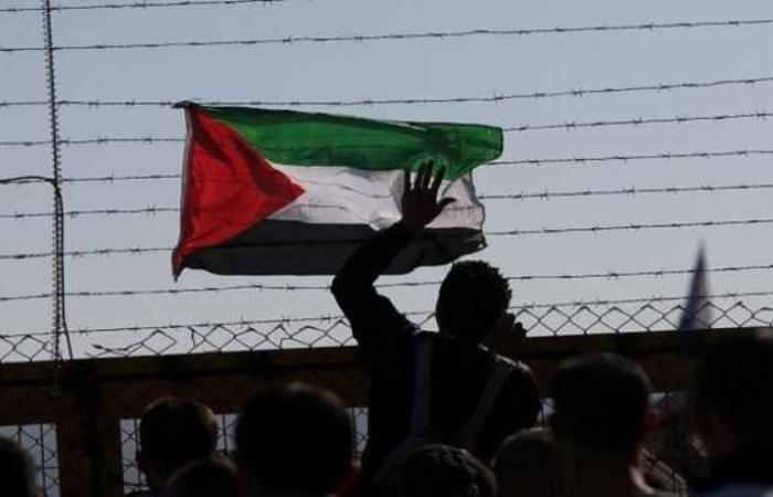 الأسرى الفلسطينيون يستعدون لإضراب مفتوح عن الطعام يتبعه إضراب عن الماء