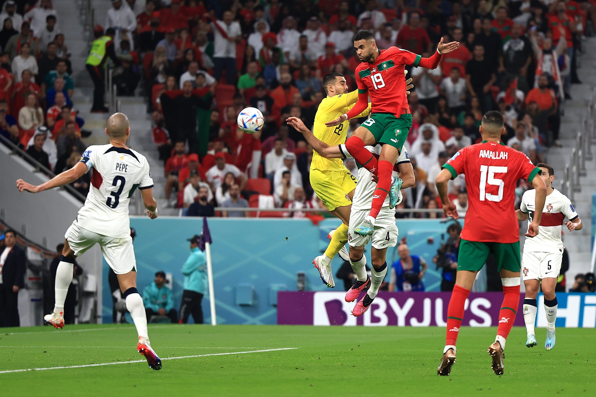 المغرب يطيح بالبرتغال ويدخل التاريخ كأول بلد عربي وأفريقي يتأهل لنصف نهائي كأس العالم