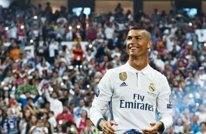 هل يعود كريستيانو إلى ريال مدريد؟.. نجله يفجر مفاجأة