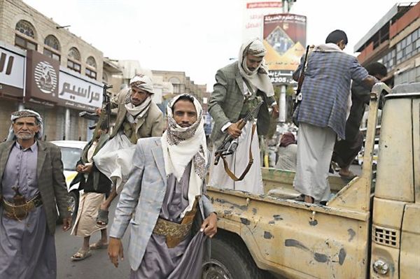 الحوثيون يرغمون الحلاقين والخياطين على الالتحاق بدورات طائفية