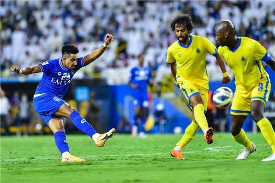 الهلال والنصر بالقوة الضاربة لحسم الديربي الشائك بالدوري السعودي