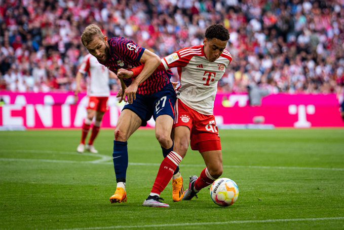 لايبزيغ يُسقط بايرن ميونيخ ويسدي خدمة لدورتموند لإزاحته عن صدارة الدوري الالماني