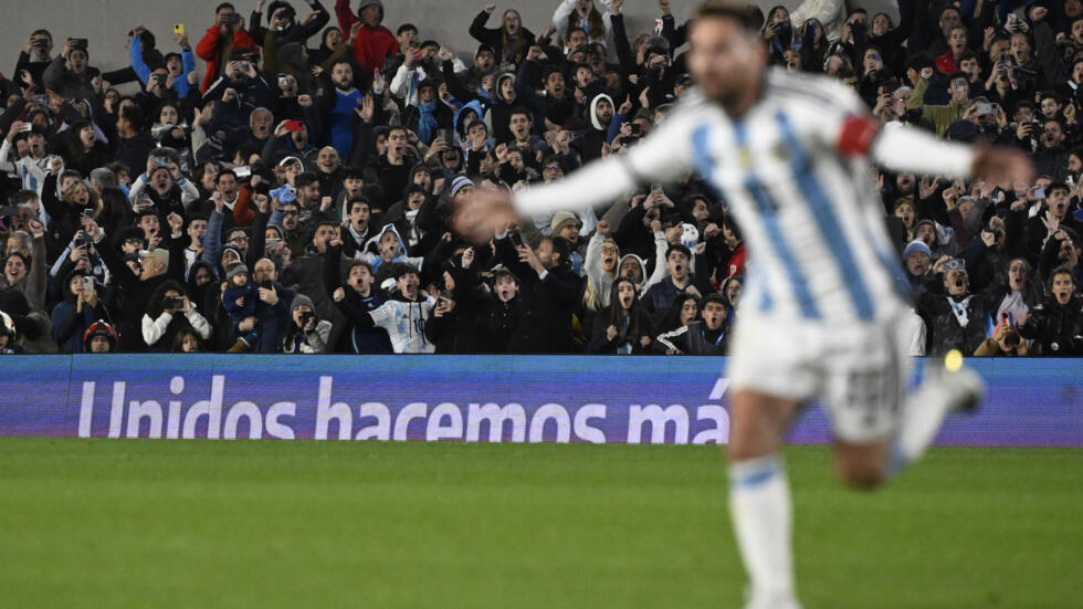 مشاهدة المنتخبات الوطنية في الملاعب الاميركية الجنوبية شغف أصبح ترفاً