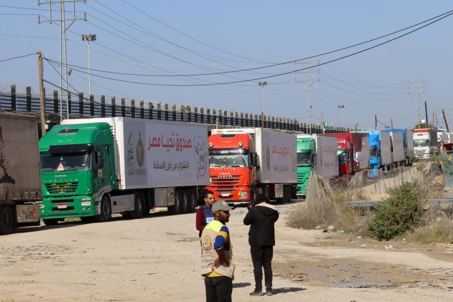 بعد بدء سريان الهدنة.. قوافل المساعدات تدخل قطاع غزة عبر معبر رفح