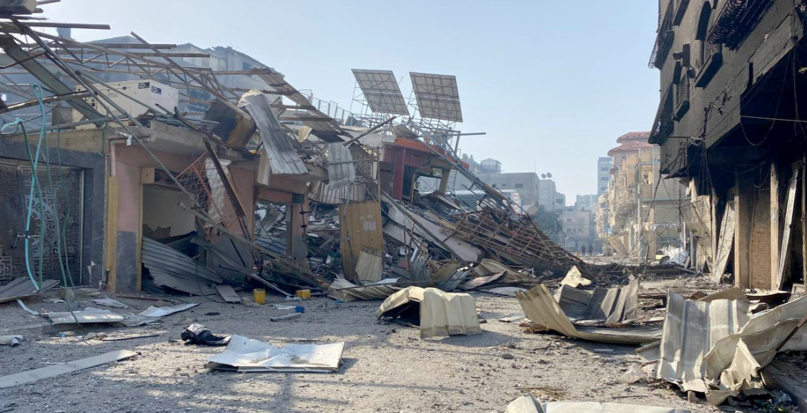 من بينها نصب ياسر عرفات وشهداء سفينة “مافي مرمرة”.. نُصبٌ تذكارية فلسطينية دمرها الاحتلال خلال الحرب على غزة