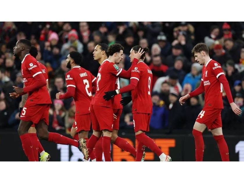 ليفربول لتعزيز صدارته وأرسنال لاستعادة التوازن بالدوري الانجليزي