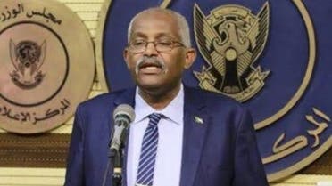 سقط مغشيا عليه في فندق.. وفاة وزير سوداني بمصر