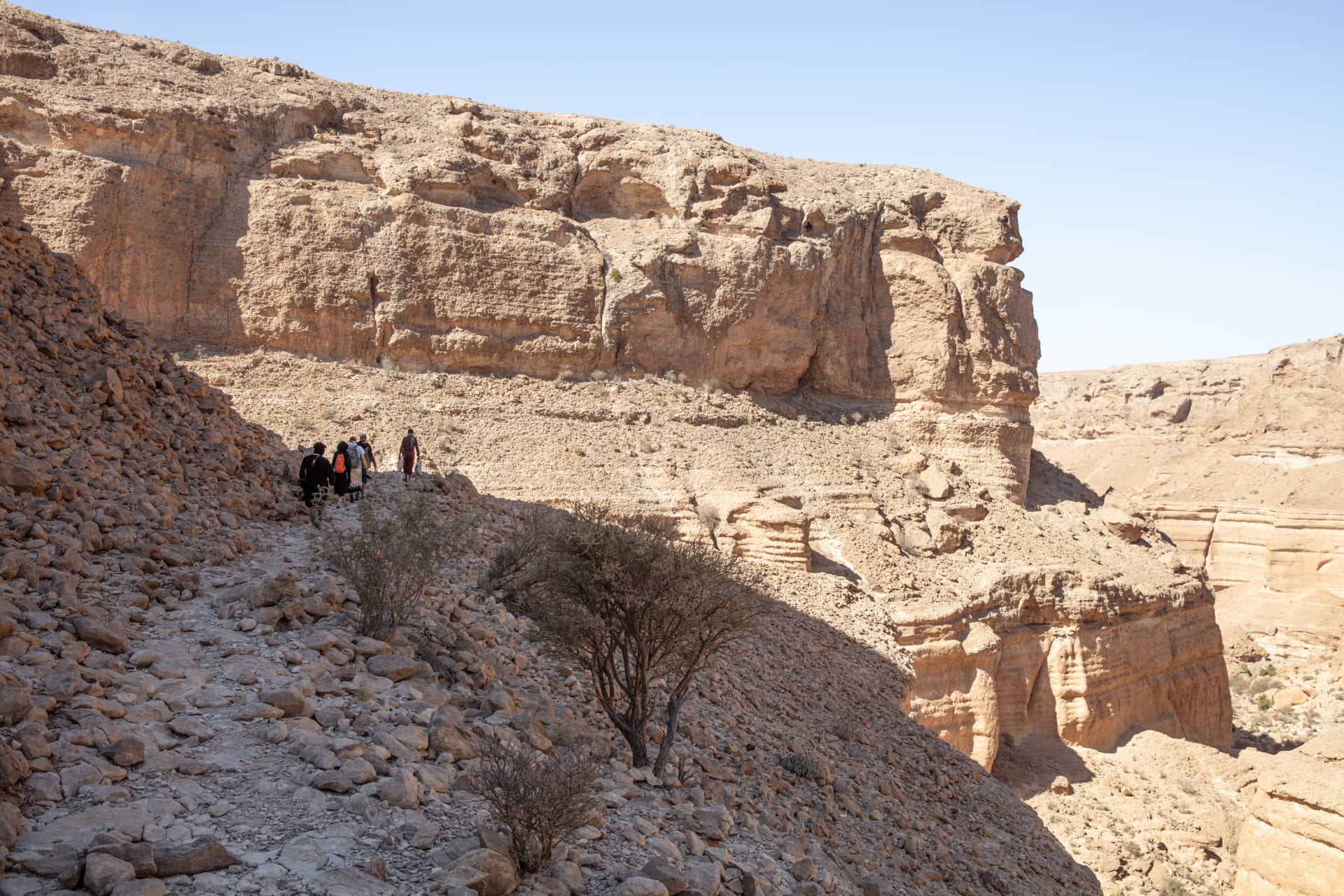 الطريق إلى حيد الجزيل.. نظرة على قرية تُشبه القصص الخيالية في اليمن