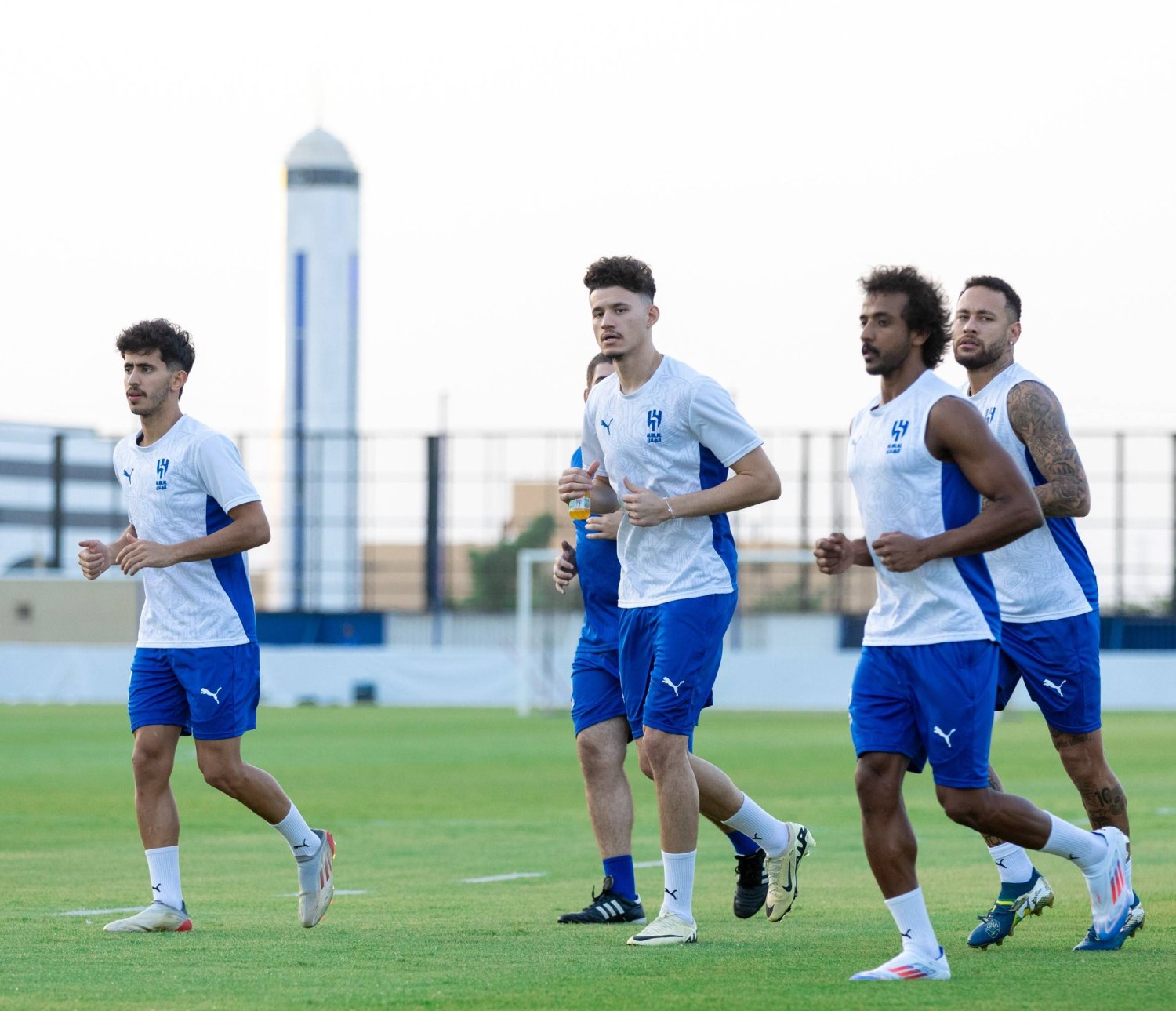 نيمار يعود إلى التدريبات الجماعية مع الهلال السعودي