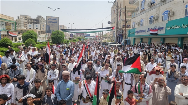 جددت التضامن الشعبي مع الشيخ الأحمر.. وقفات في مأرب وتعز وسيئون تتضامن مع الشعب الفلسطيني وتدين استمرار جرائم الاحتلال