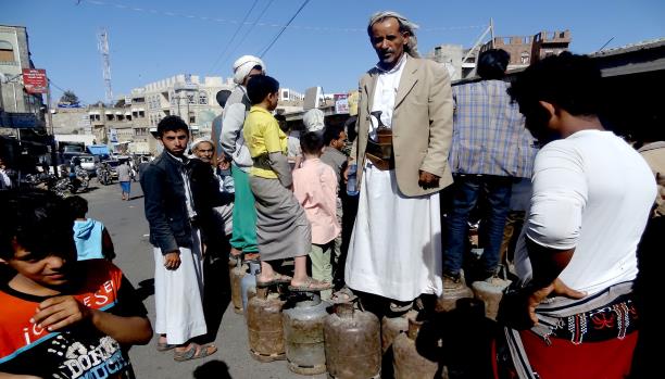 تقرير رسمي: تجار السوق السوداء أكبر الرابحين من الحرب